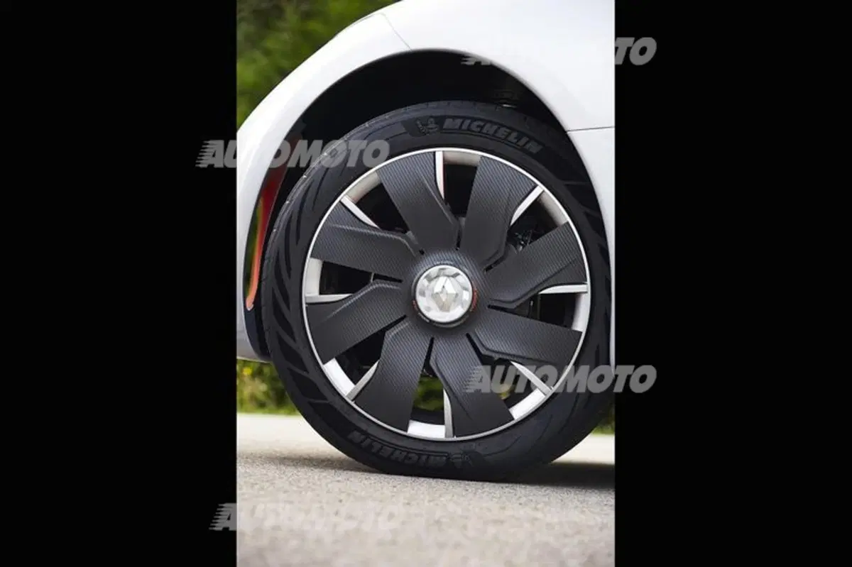 Renault Eolab concept: anche la Losanga vuole l'ibrido (15)