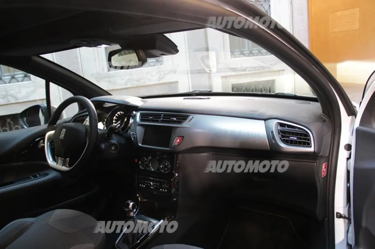 Citroen DS3 protagonista alla Vogue Fashion Night Out di Milano 2014 (32)