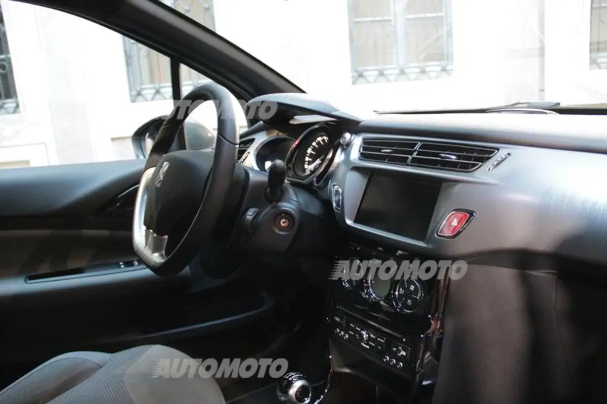 Citroen DS3 protagonista alla Vogue Fashion Night Out di Milano 2014 (34)