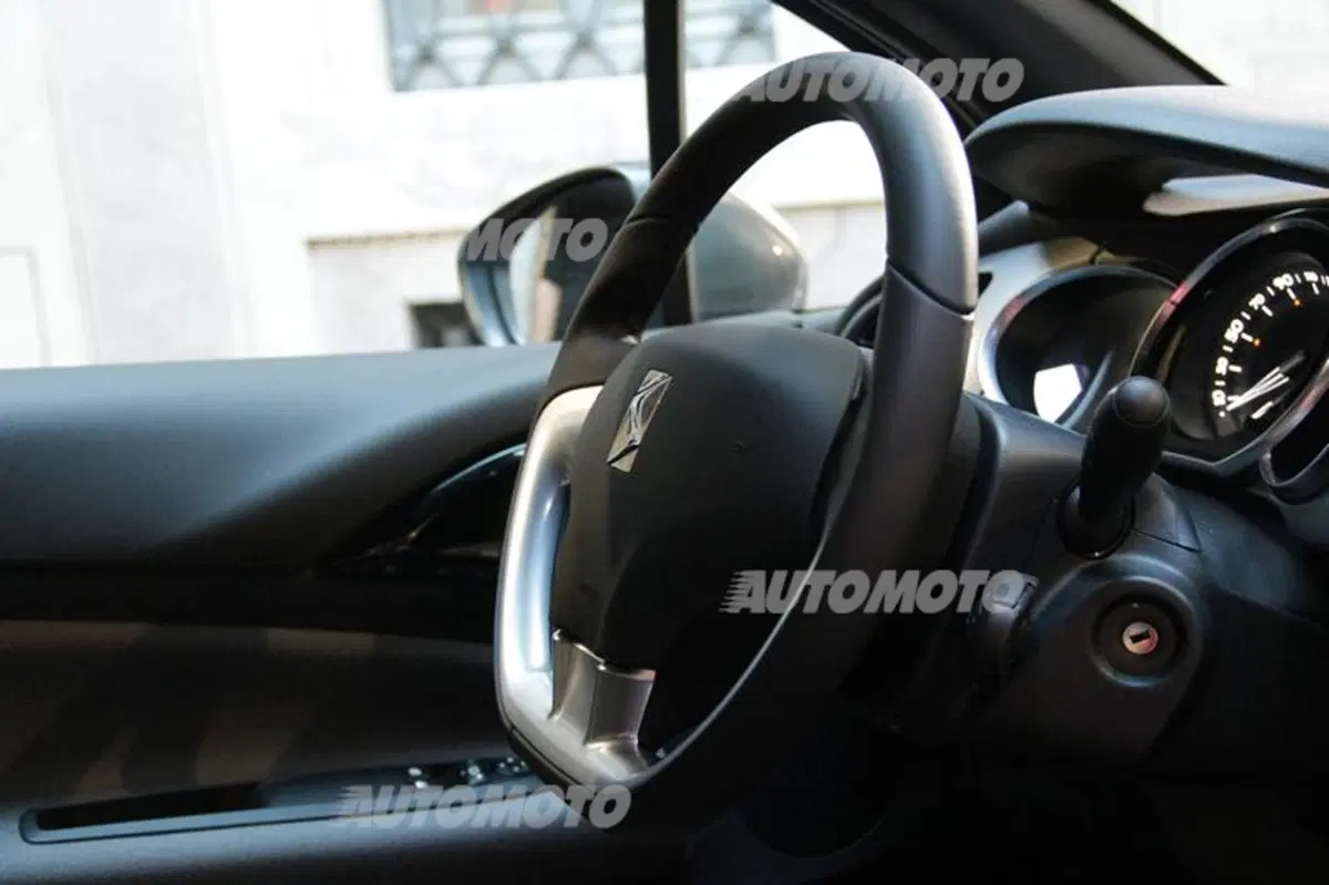Citroen DS3 protagonista alla Vogue Fashion Night Out di Milano 2014 (36)