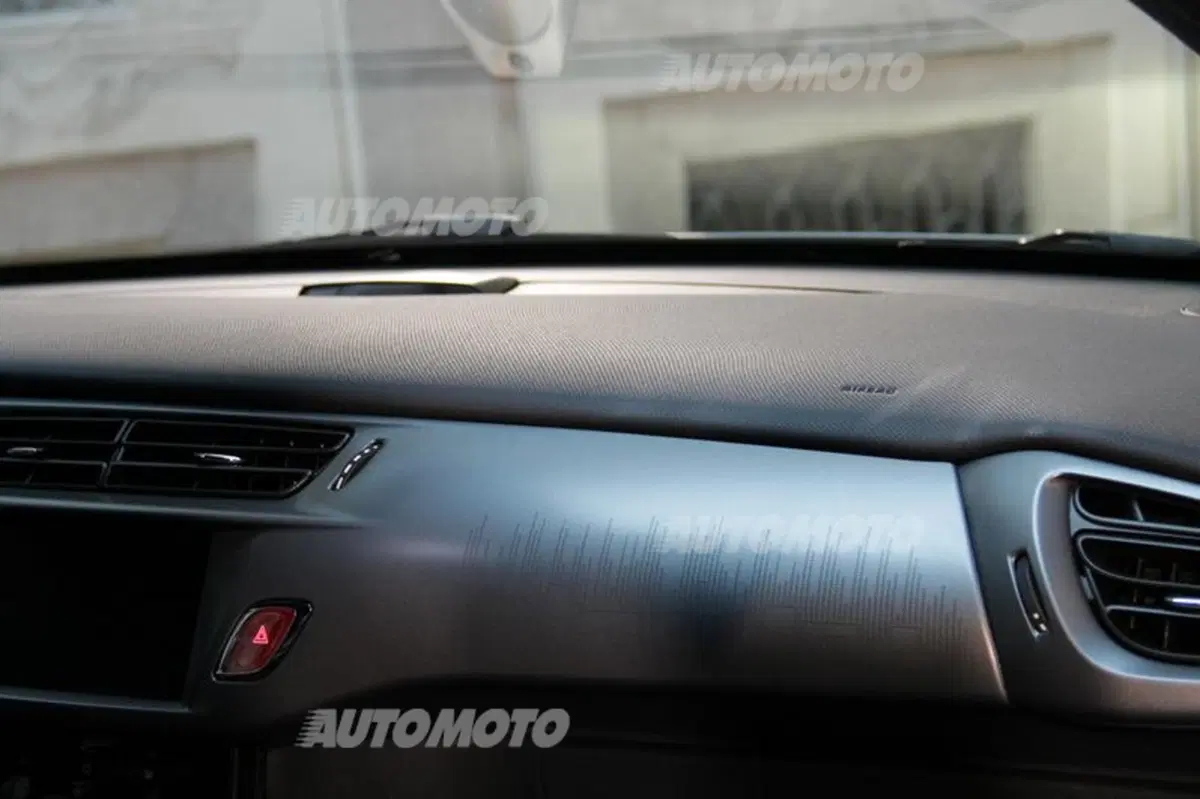 Citroen DS3 protagonista alla Vogue Fashion Night Out di Milano 2014 (37)