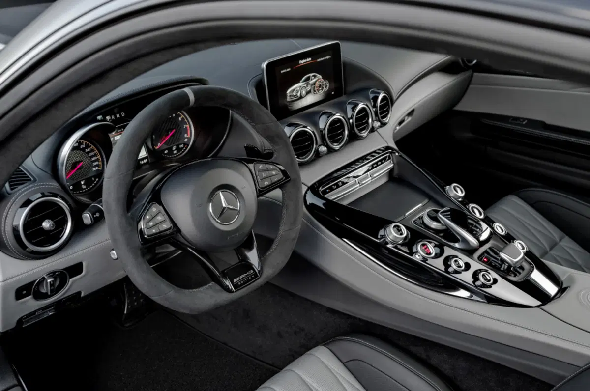 Mercedes-AMG GT C Coupé, esordio al Salone di Detroit 2017 (5)