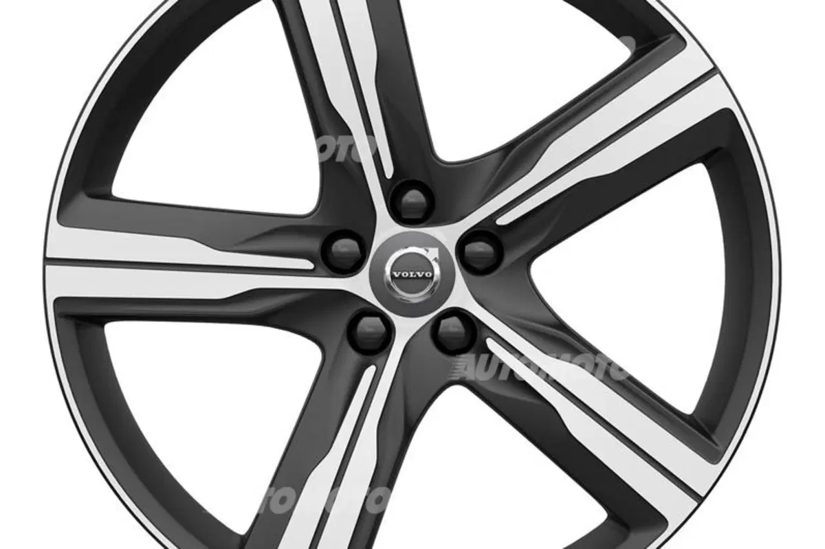 Nuova Volvo XC90 R-Design: aggressività in salsa svedese (14)
