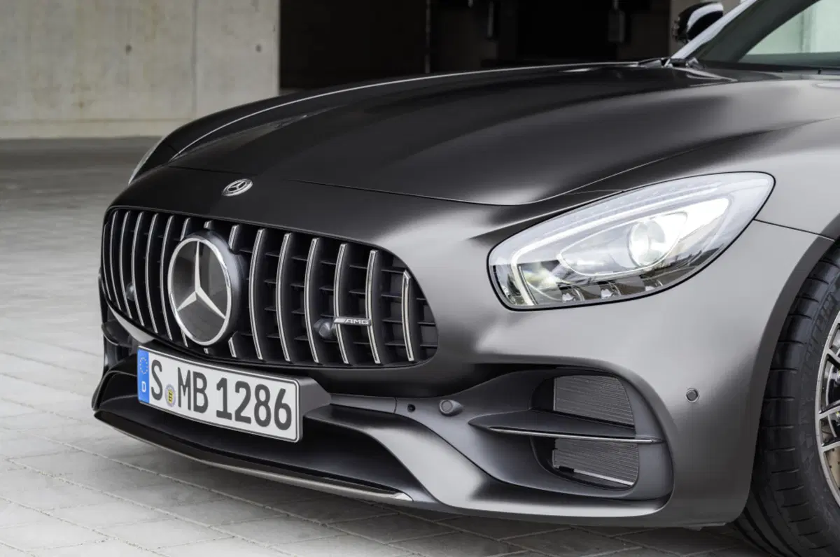 Mercedes-AMG GT C Coupé, esordio al Salone di Detroit 2017 (12)