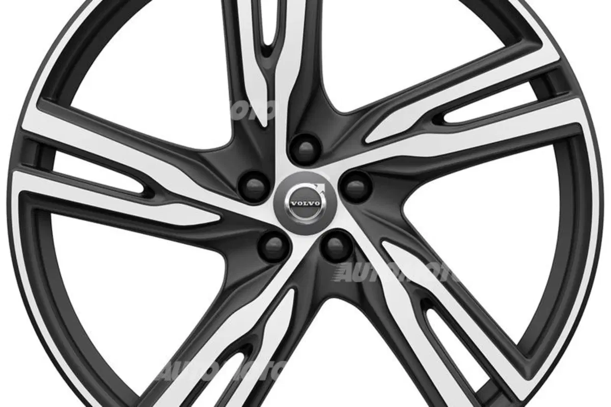 Nuova Volvo XC90 R-Design: aggressività in salsa svedese (15)