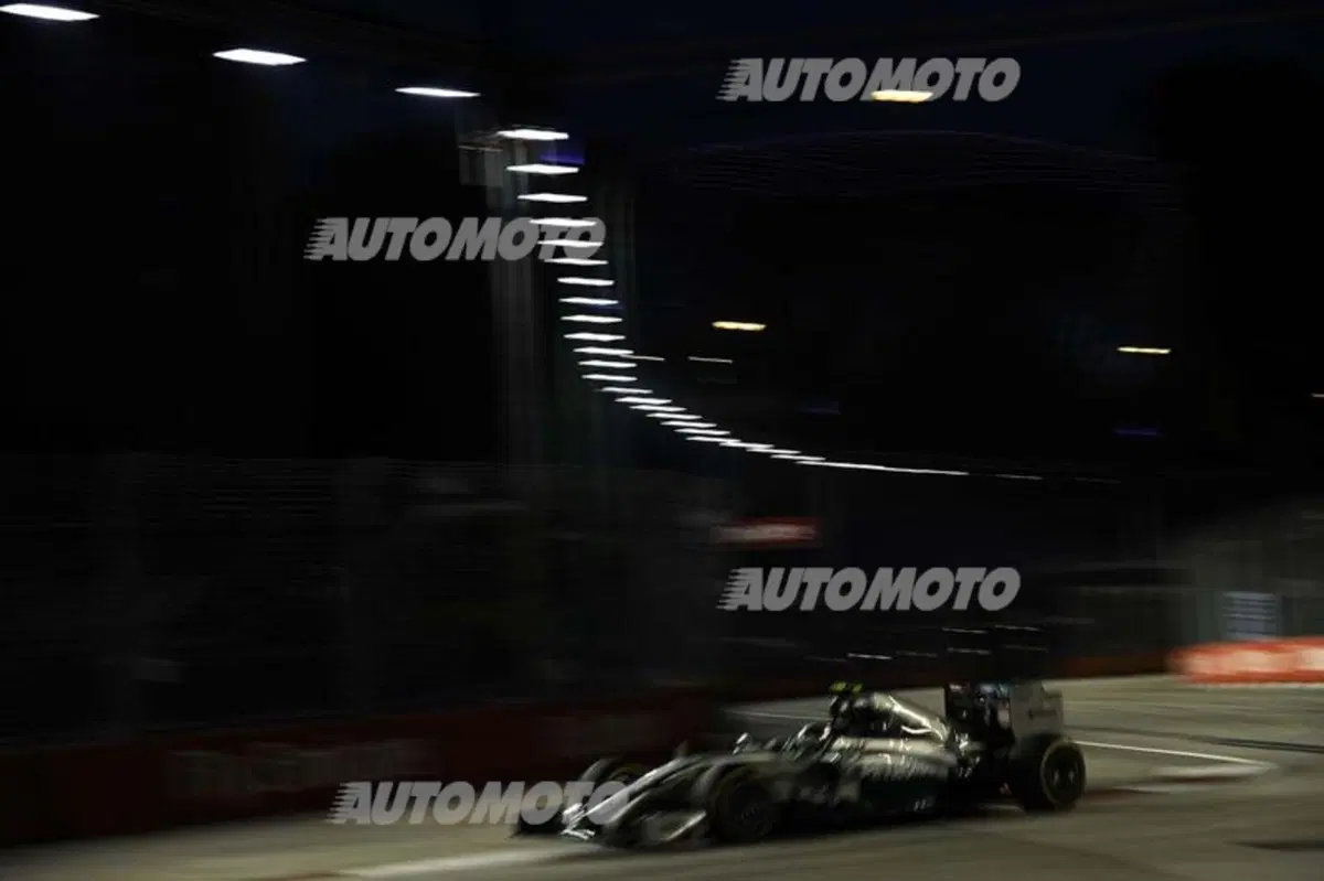 Formula 1 Singapore 2014: Hamilton domina le libere del venerdì (6)