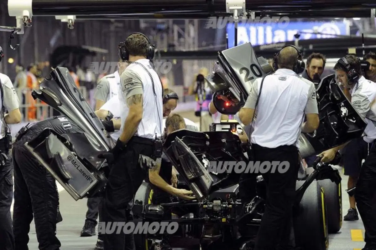 Formula 1 Singapore 2014: Hamilton domina le libere del venerdì (10)