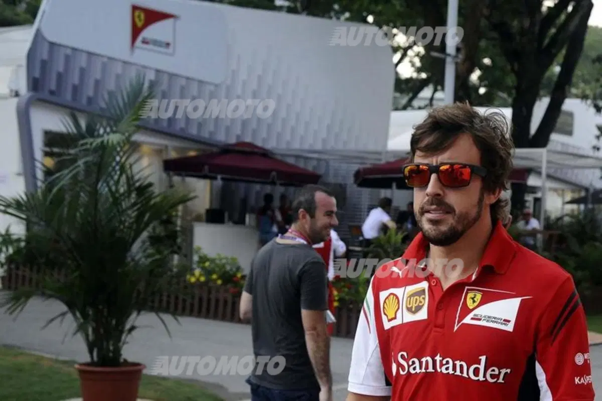 Formula 1 Singapore 2014: Hamilton domina le libere del venerdì (18)