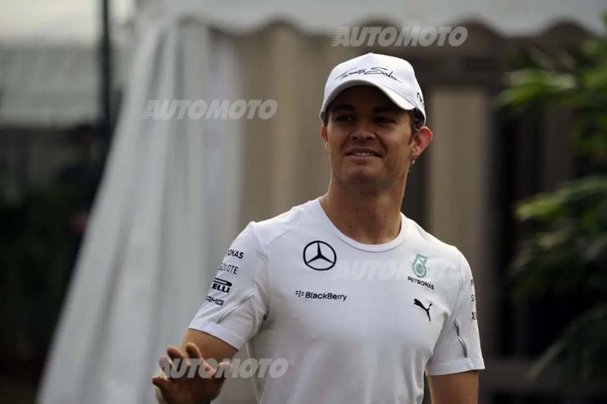 Formula 1 Singapore 2014: Hamilton domina le libere del venerdì (23)