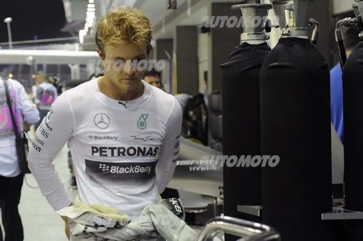 Formula 1 Singapore 2014: Hamilton domina le libere del venerdì (25)