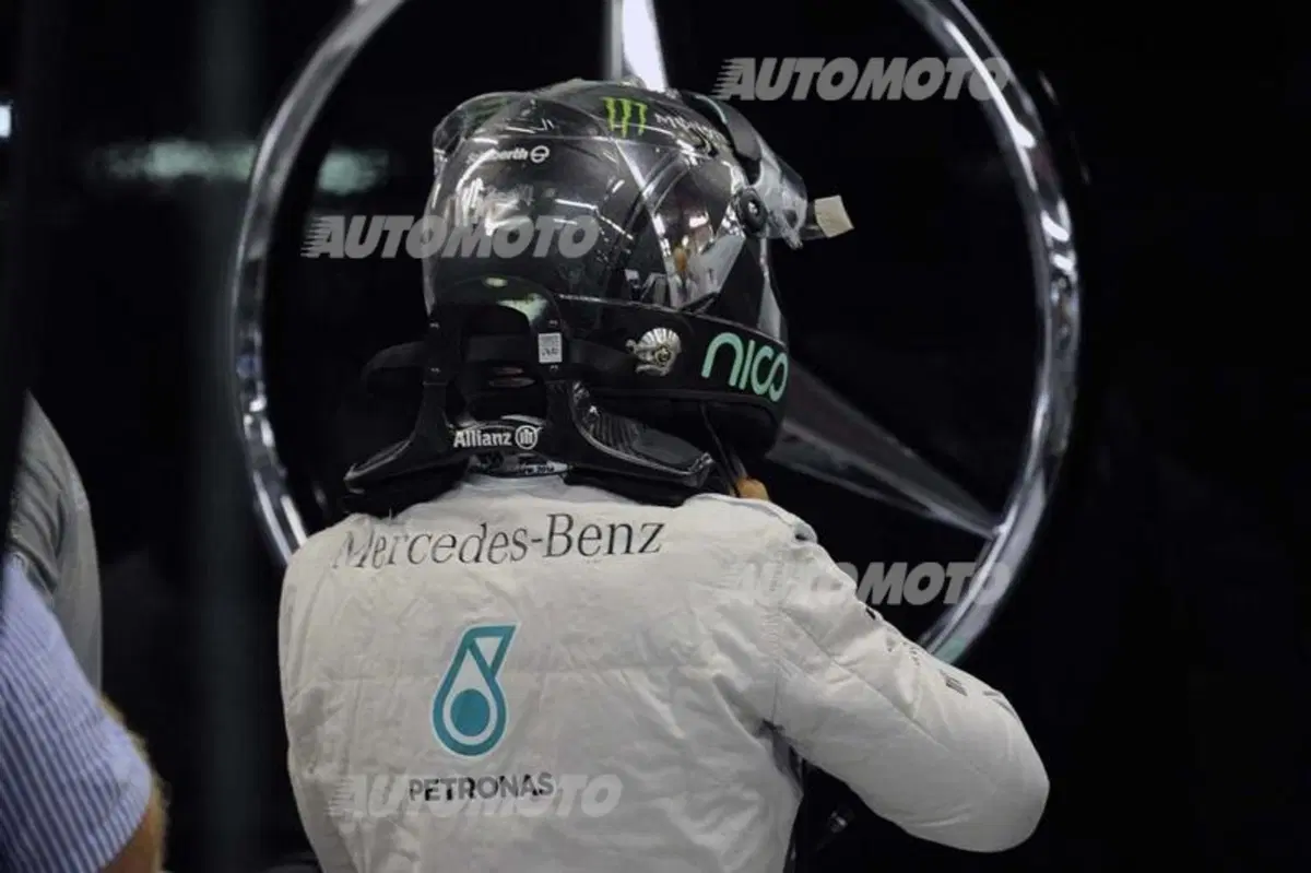 Formula 1 Singapore 2014: Hamilton domina le libere del venerdì (28)