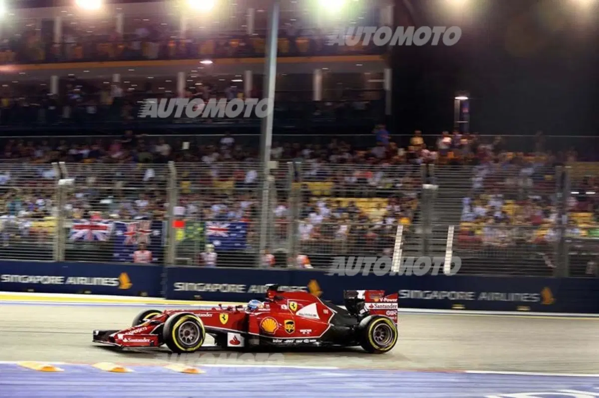 Formula 1 Singapore 2014: Hamilton conquista la pole