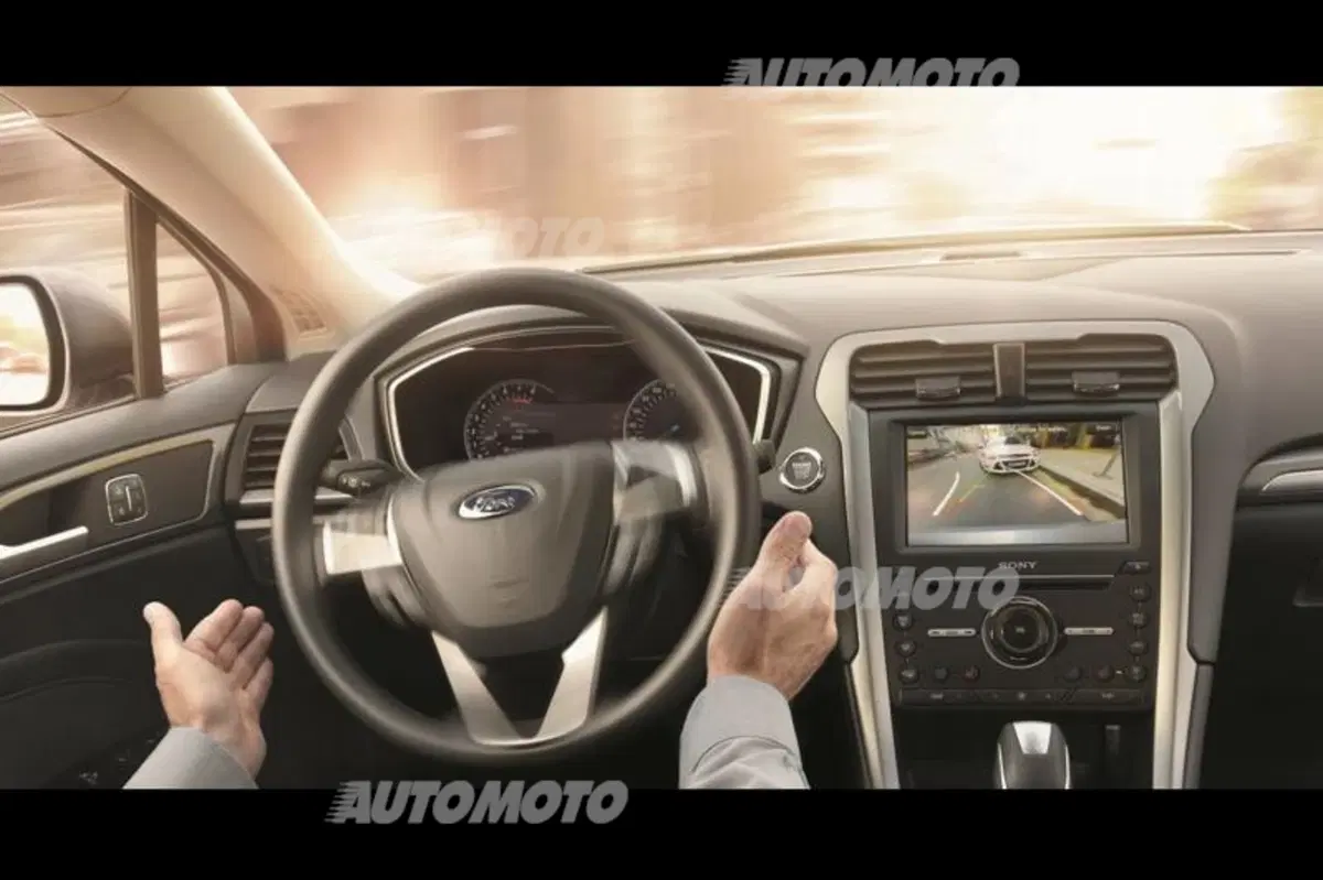 Nuova Ford Mondeo: a Parigi la versione europea (2)