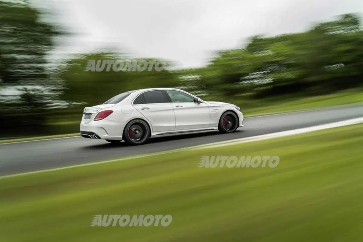 Mercedes Classe C63 AMG e C63 AMG S (25)