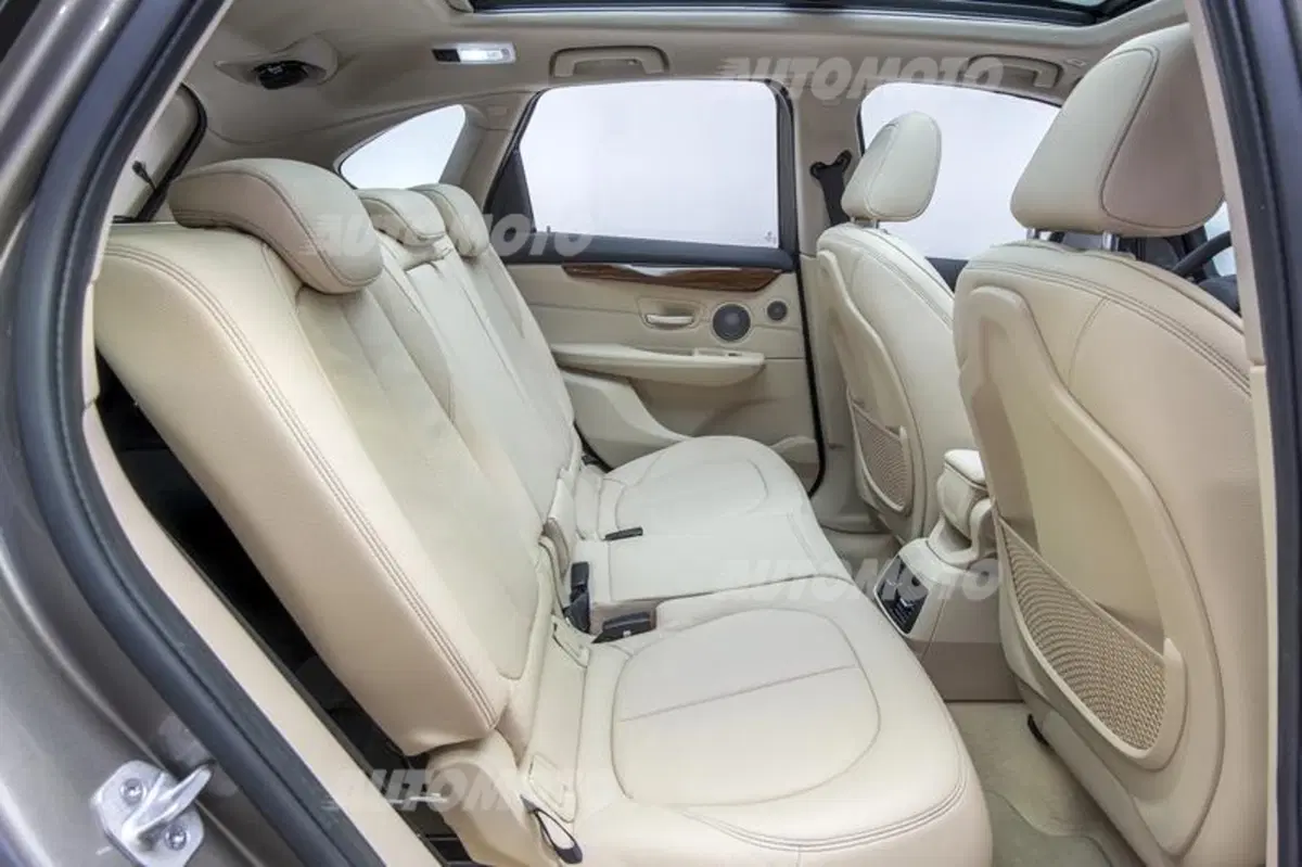 BMW Serie 2 Active Tourer (64)