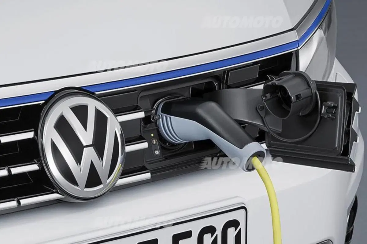Volkswagen Passat GTE (10)
