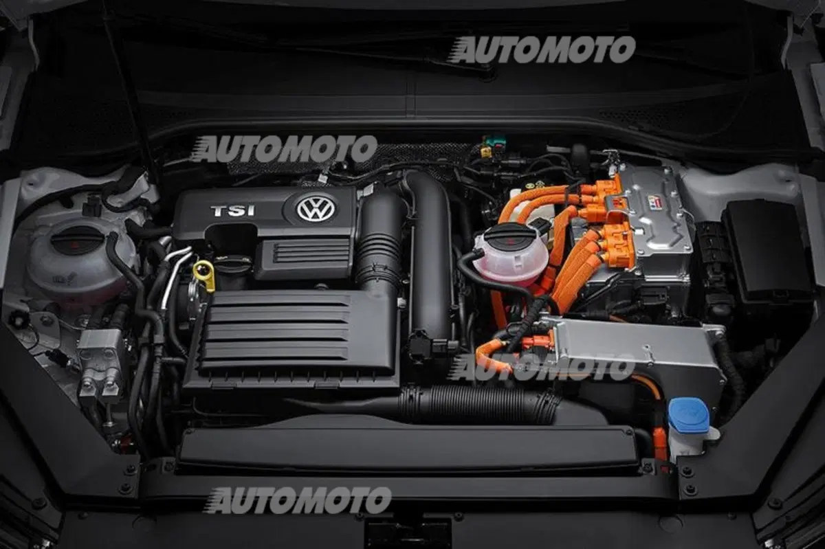 Volkswagen Passat GTE (12)