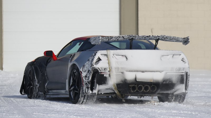 Nuova Corvette ZR1: spiata nel freddo nord, arriver&agrave; nel 2018