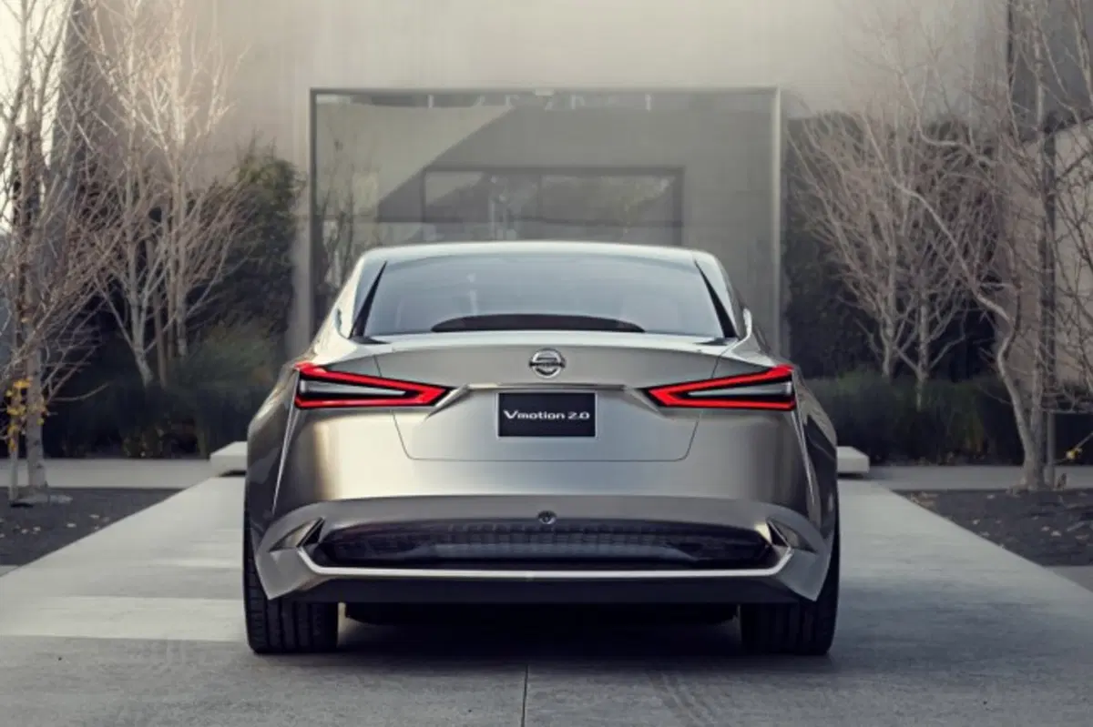 Nissan Vmotion 2.0: a Detroit arriva la berlina del futuro (15)