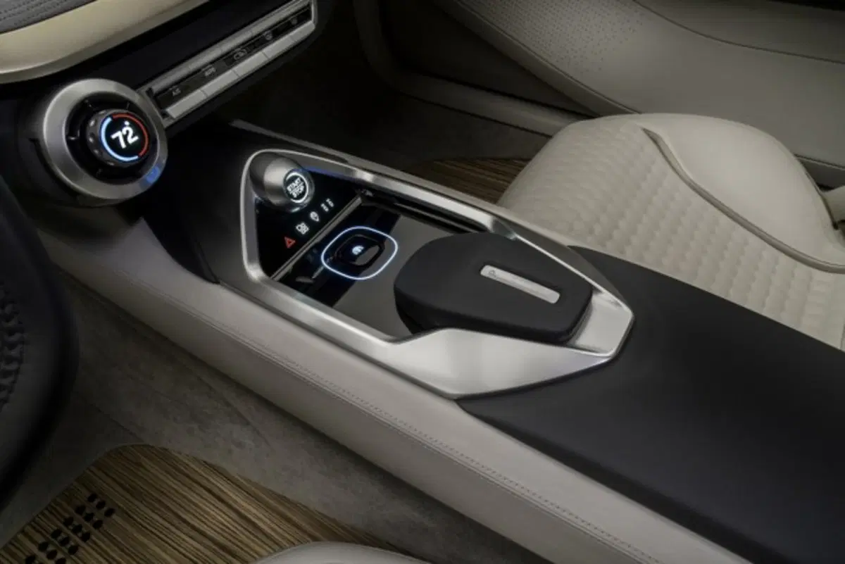 Nissan Vmotion 2.0: a Detroit arriva la berlina del futuro (16)