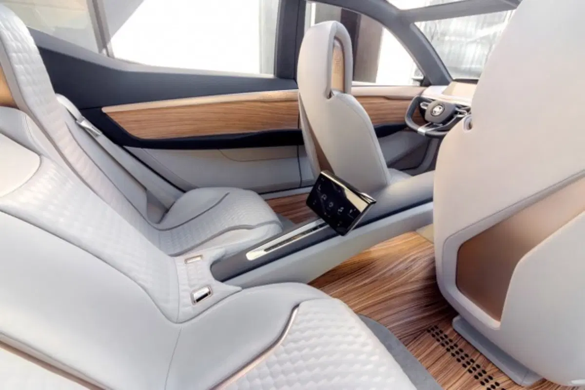 Nissan Vmotion 2.0: a Detroit arriva la berlina del futuro (19)