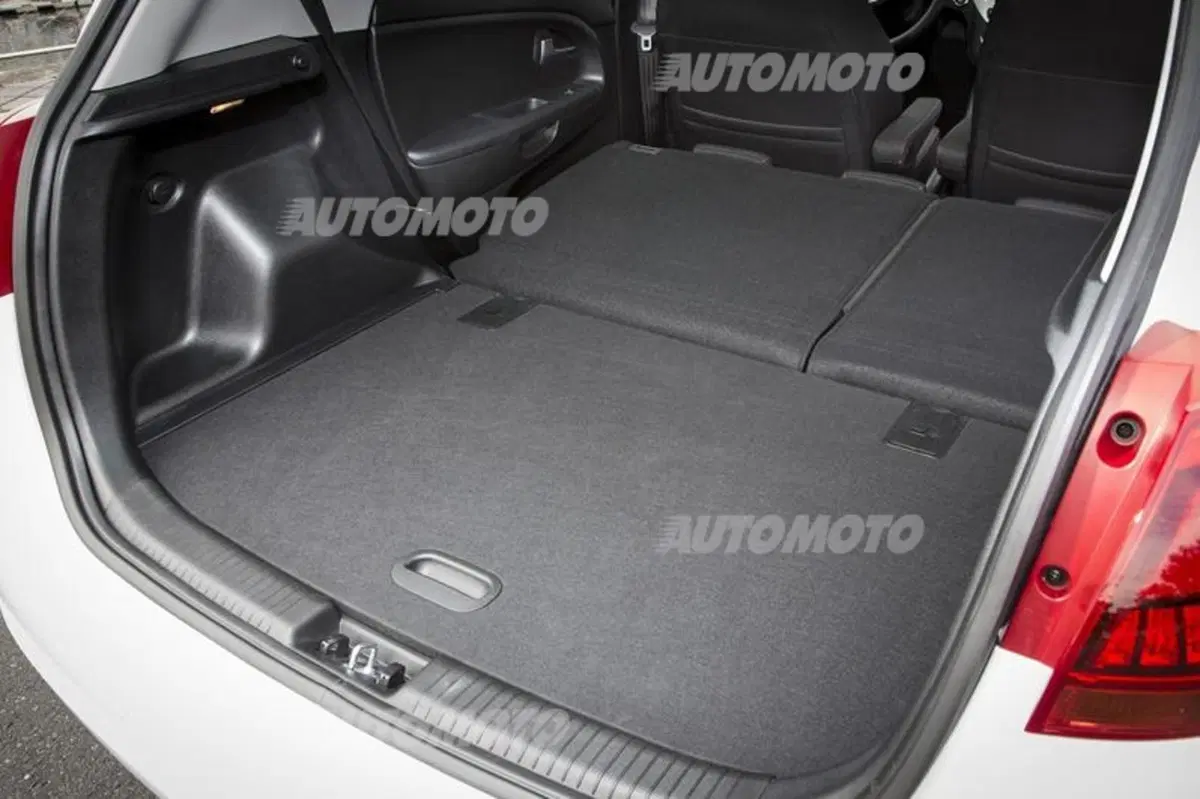 Kia Venga restyling (13)
