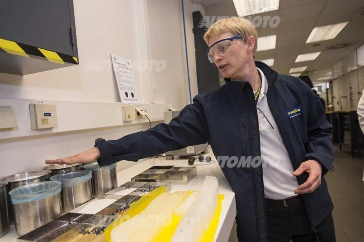Goodyear: nelle stanze segrete dove nascono i pneumatici (5)