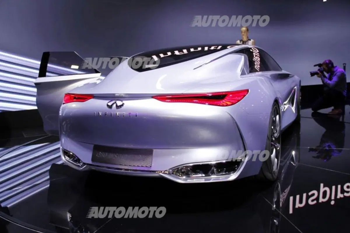 Infiniti al Salone di Parigi 2014 (24)