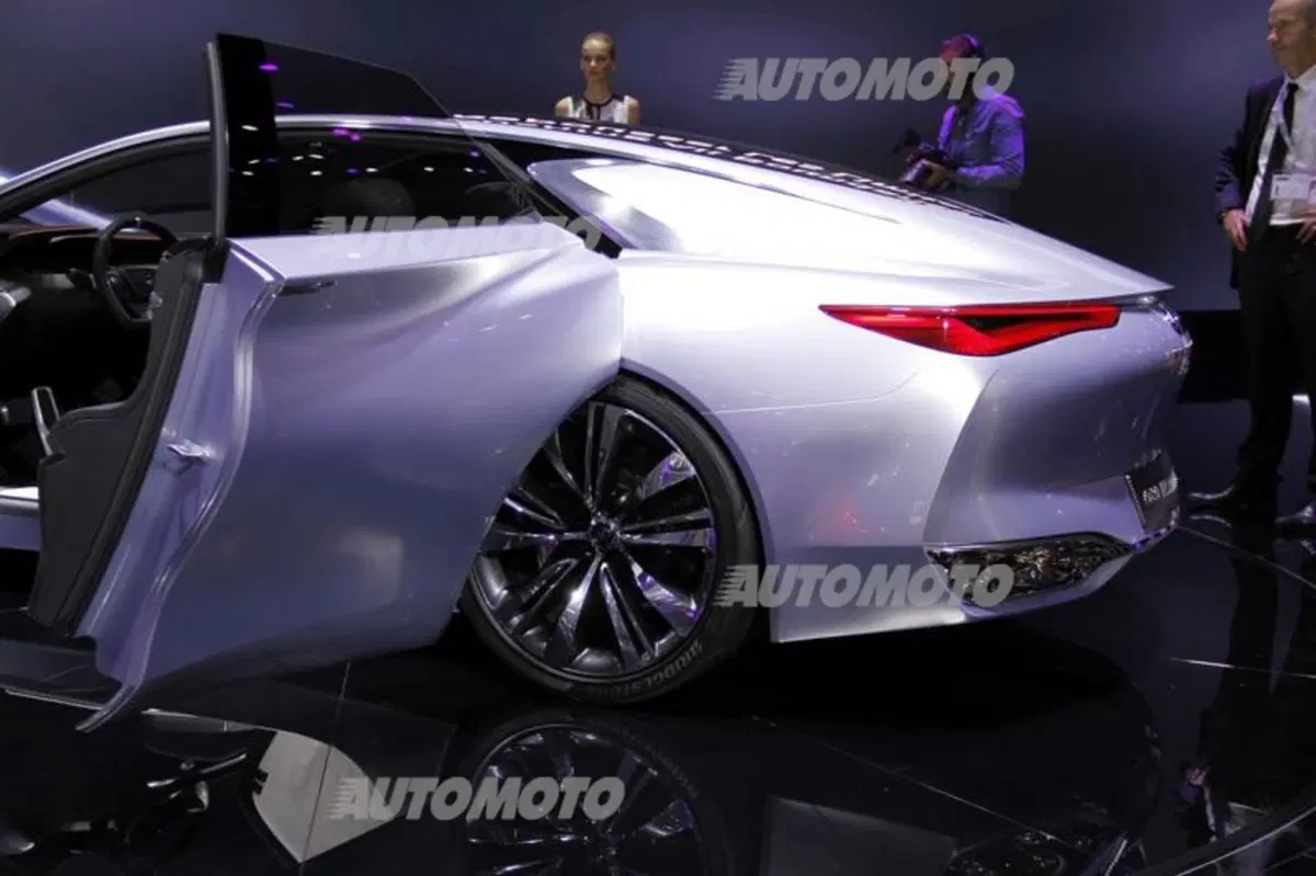 Infiniti al Salone di Parigi 2014 (26)