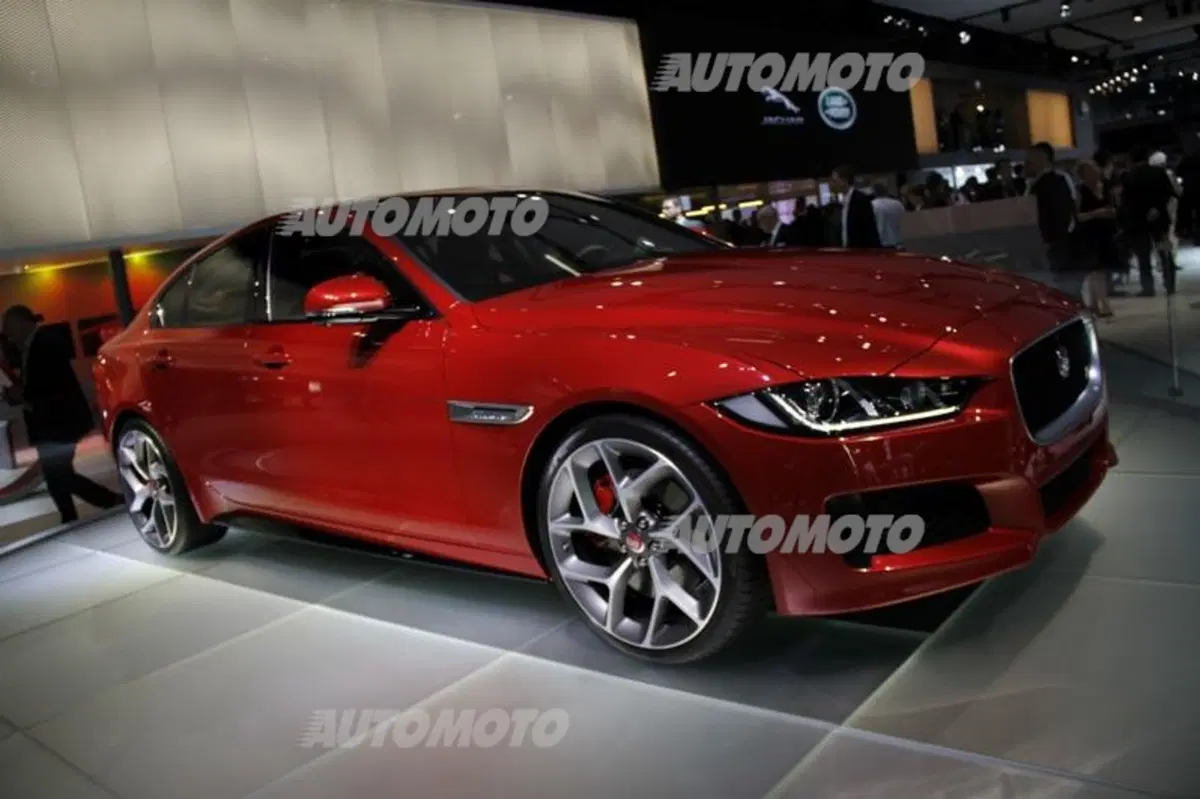 Jaguar al Salone di Parigi 2014 (2)