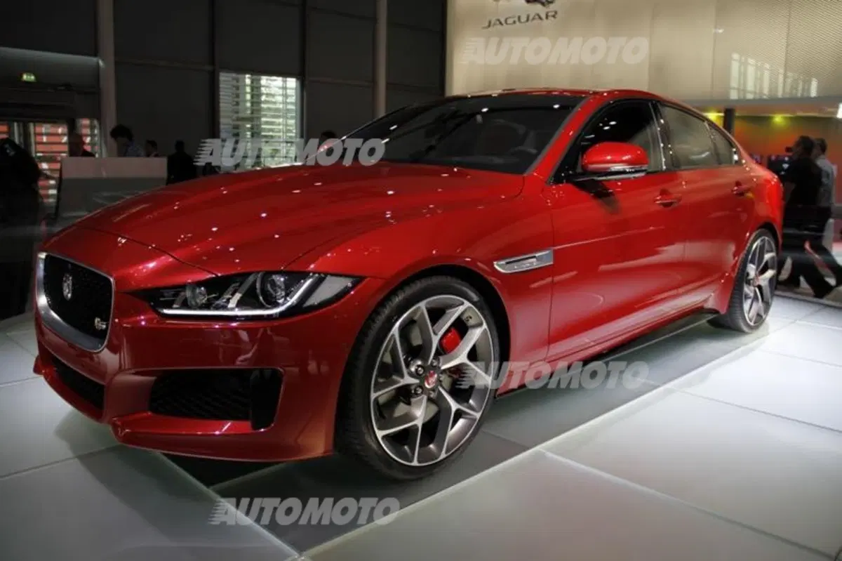 Jaguar al Salone di Parigi 2014 (3)