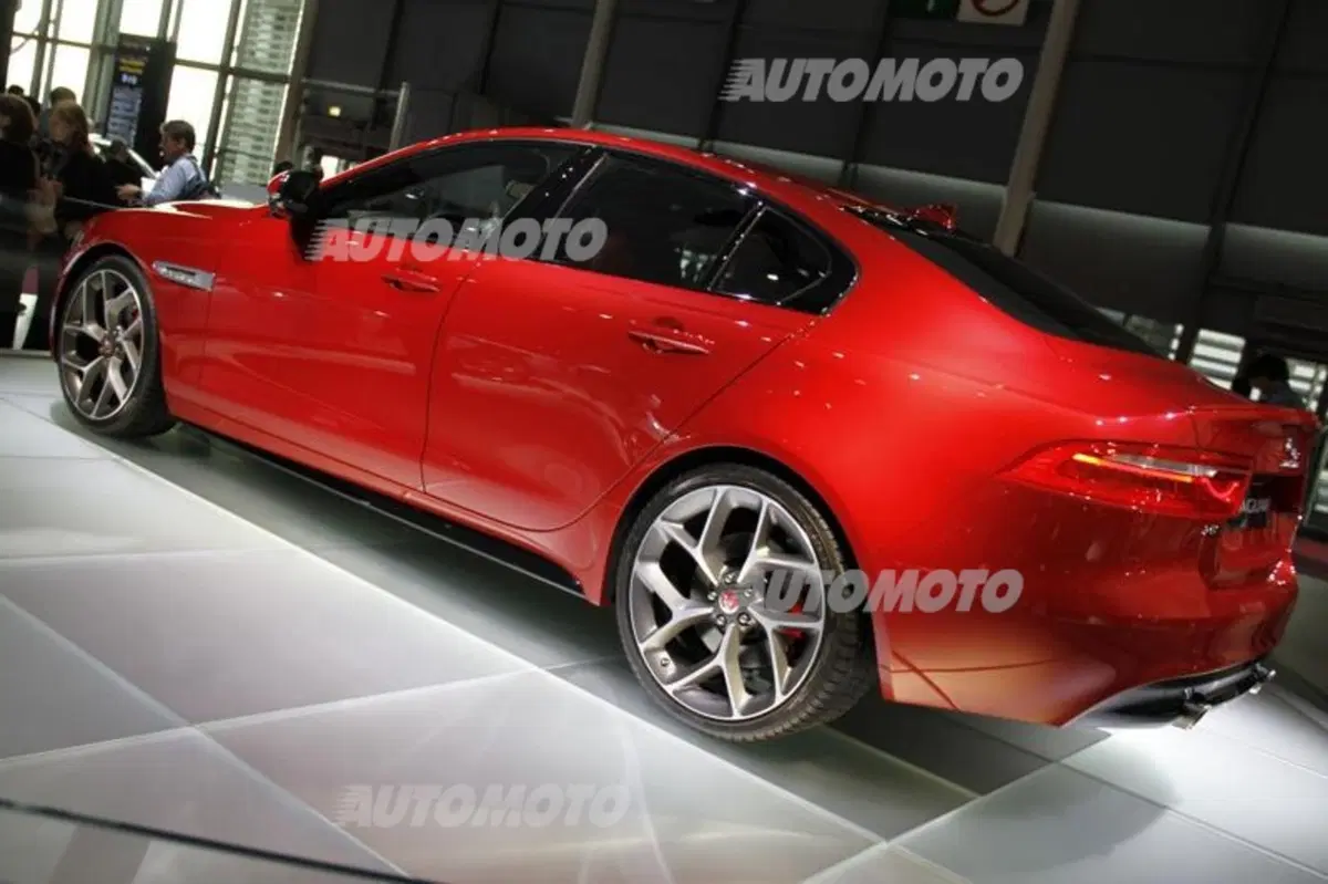 Jaguar al Salone di Parigi 2014 (5)