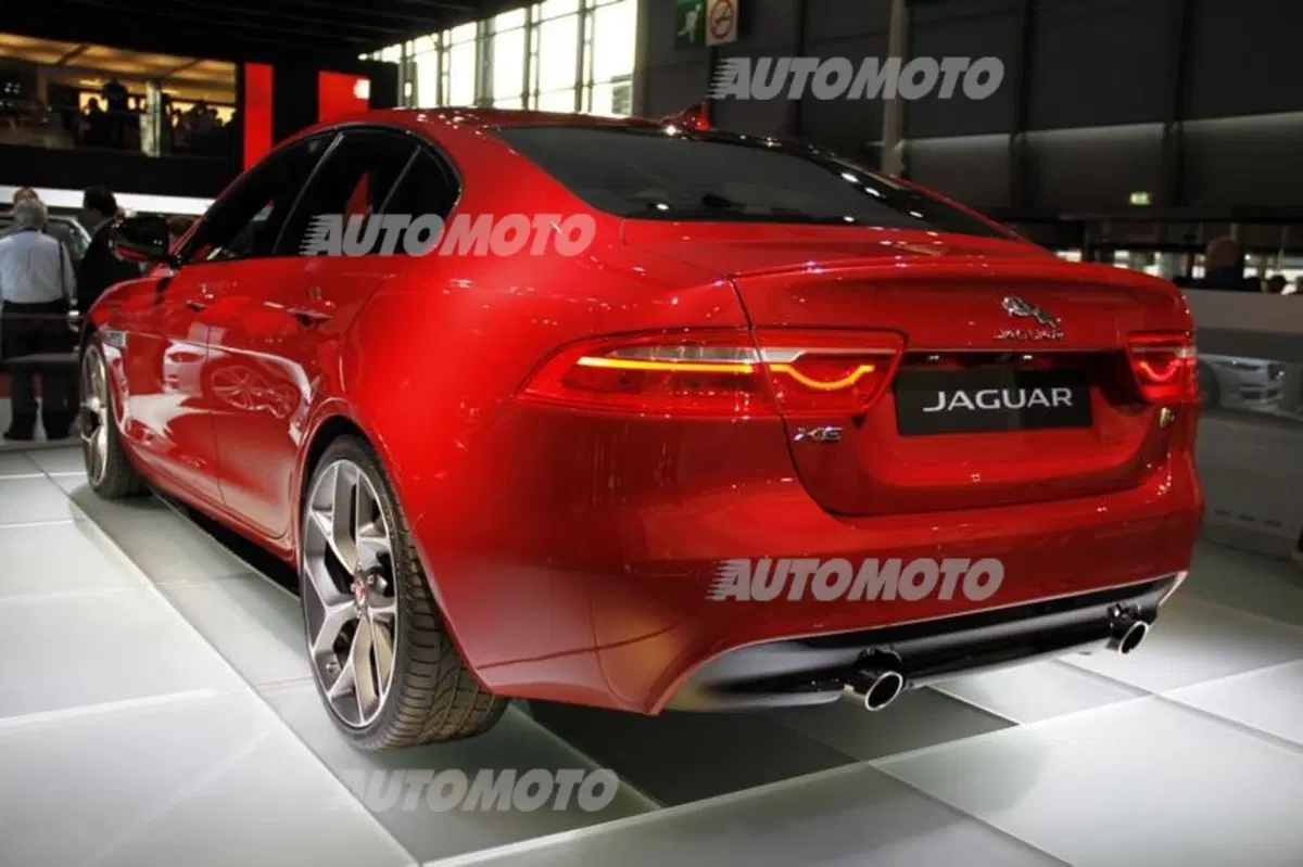 Jaguar al Salone di Parigi 2014 (6)