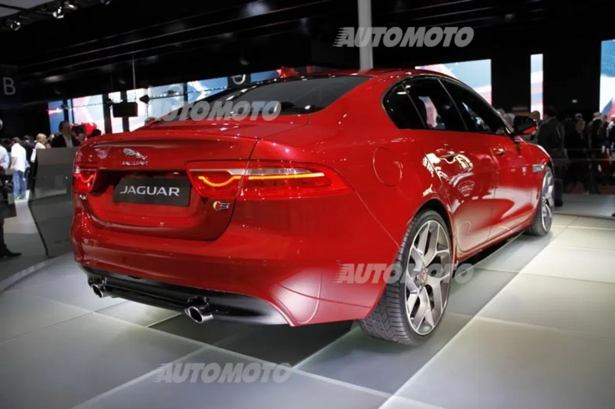 Jaguar al Salone di Parigi 2014 (8)