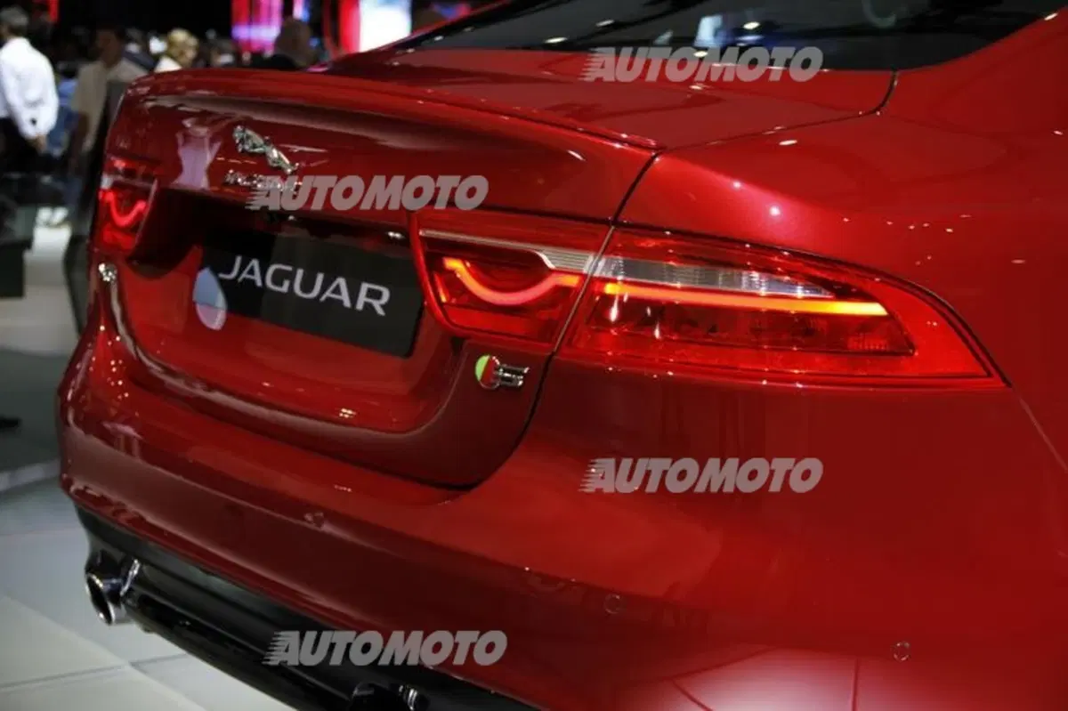 Jaguar al Salone di Parigi 2014 (10)
