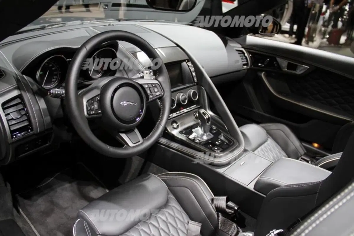 Jaguar al Salone di Parigi 2014 (17)