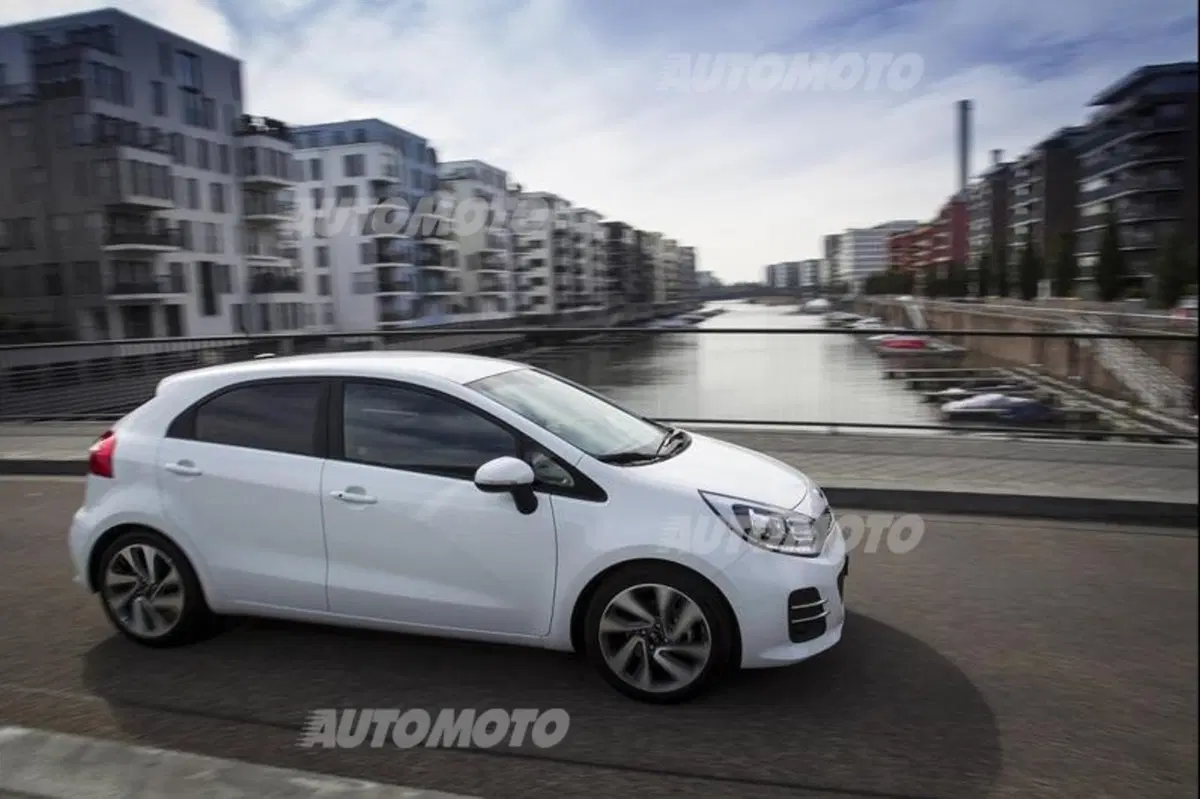Kia Rio restyling: nuovo look, stesso spirito giovanile (3)