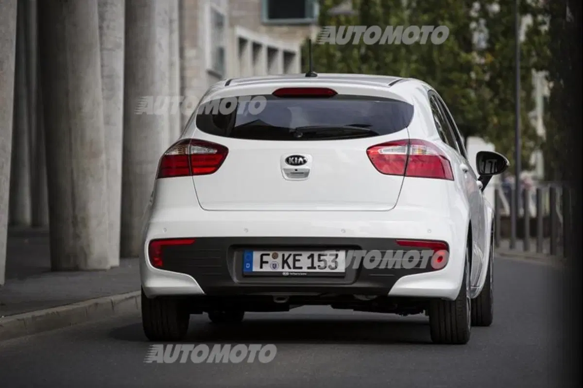 Kia Rio restyling: nuovo look, stesso spirito giovanile (10)