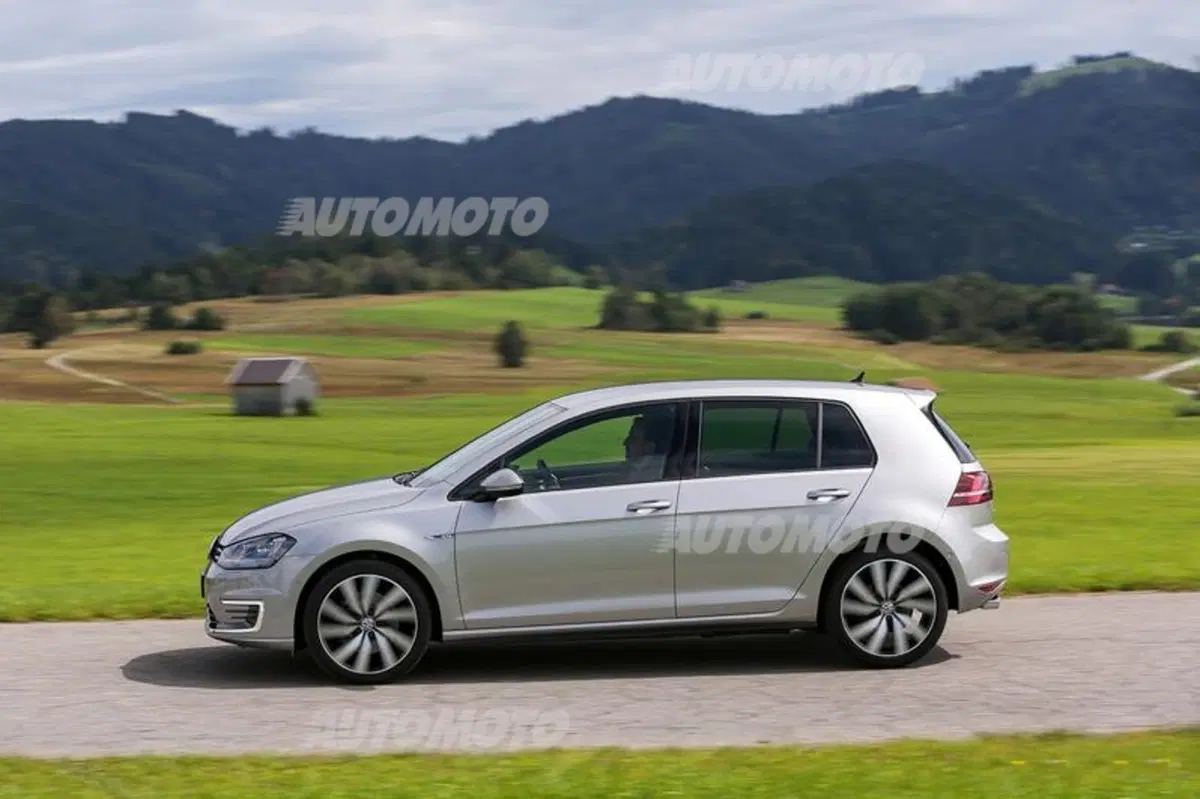 Volkswagen Golf GTE (4)