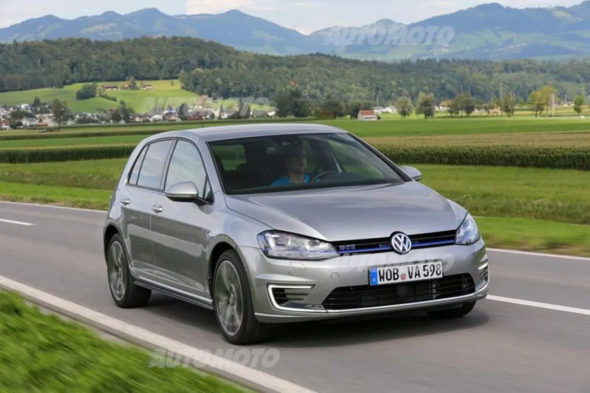 Volkswagen Golf GTE (5)
