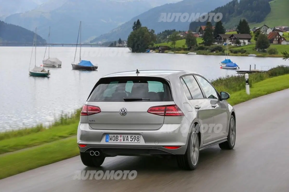 Volkswagen Golf GTE (7)