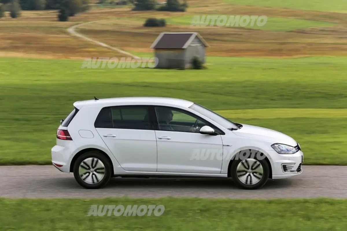 Volkswagen Golf GTE (10)
