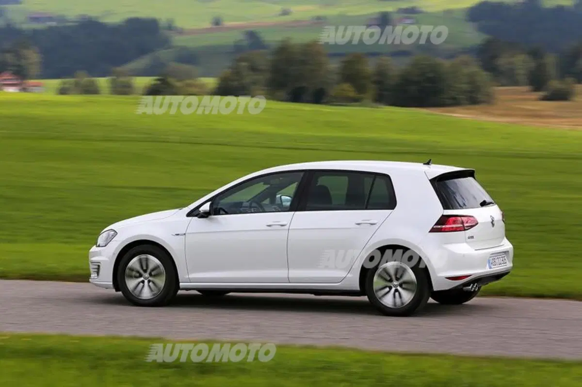 Volkswagen Golf GTE (12)