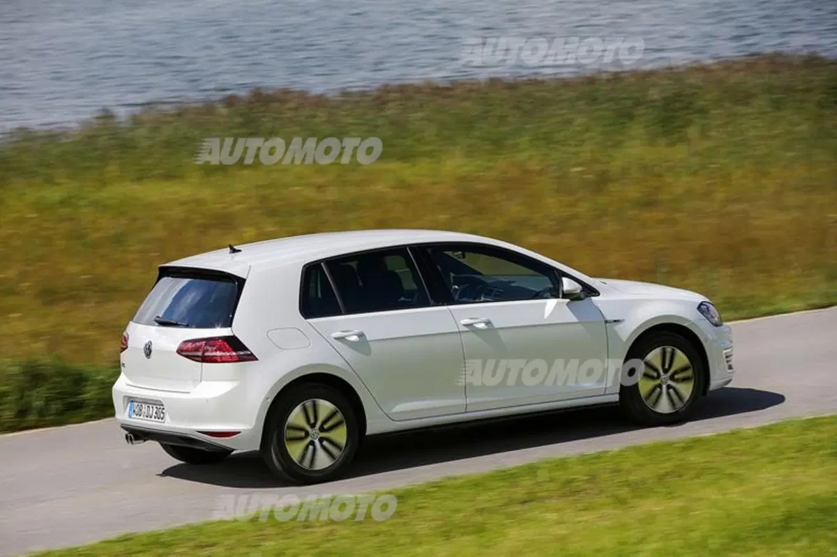 Volkswagen Golf GTE (13)