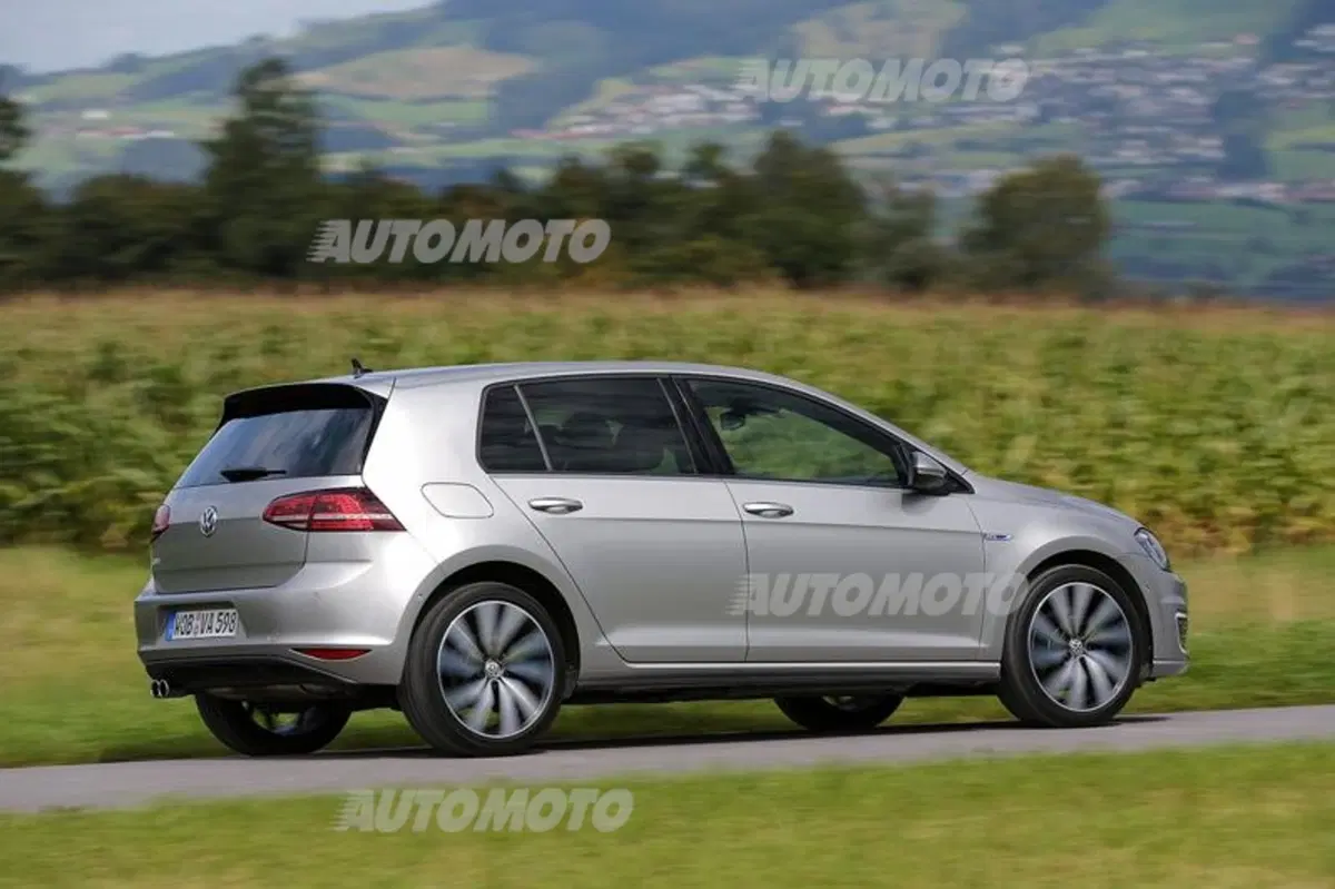 Volkswagen Golf GTE (14)