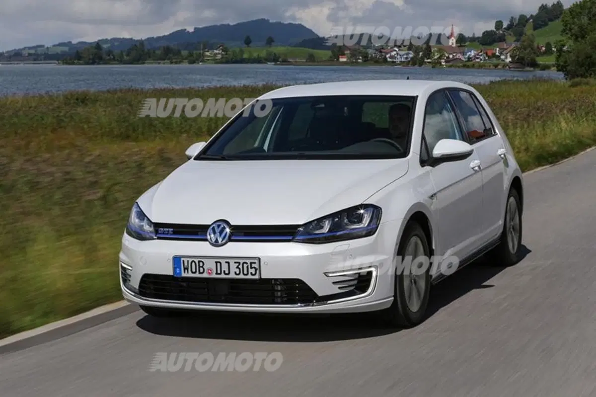 Volkswagen Golf GTE (17)