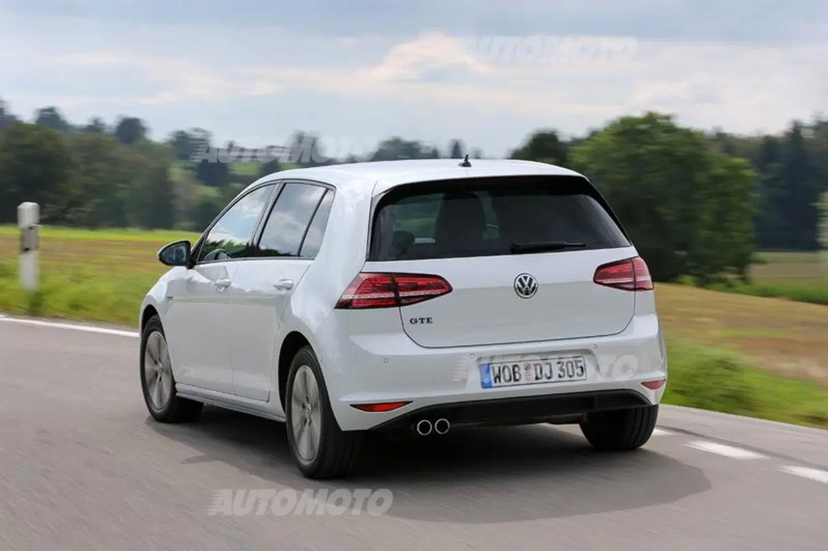 Volkswagen Golf GTE (23)