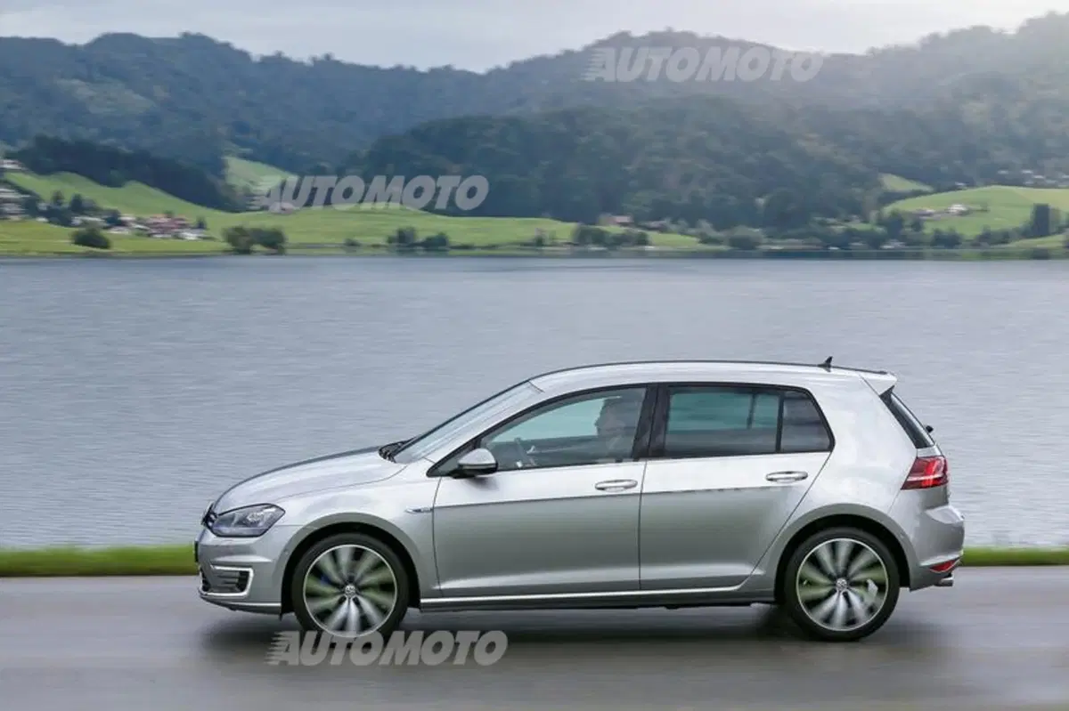 Volkswagen Golf GTE (27)