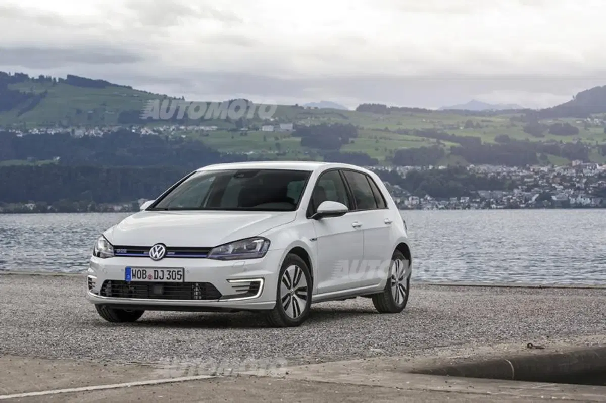 Volkswagen Golf GTE (31)