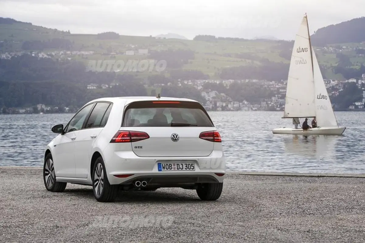 Volkswagen Golf GTE (33)